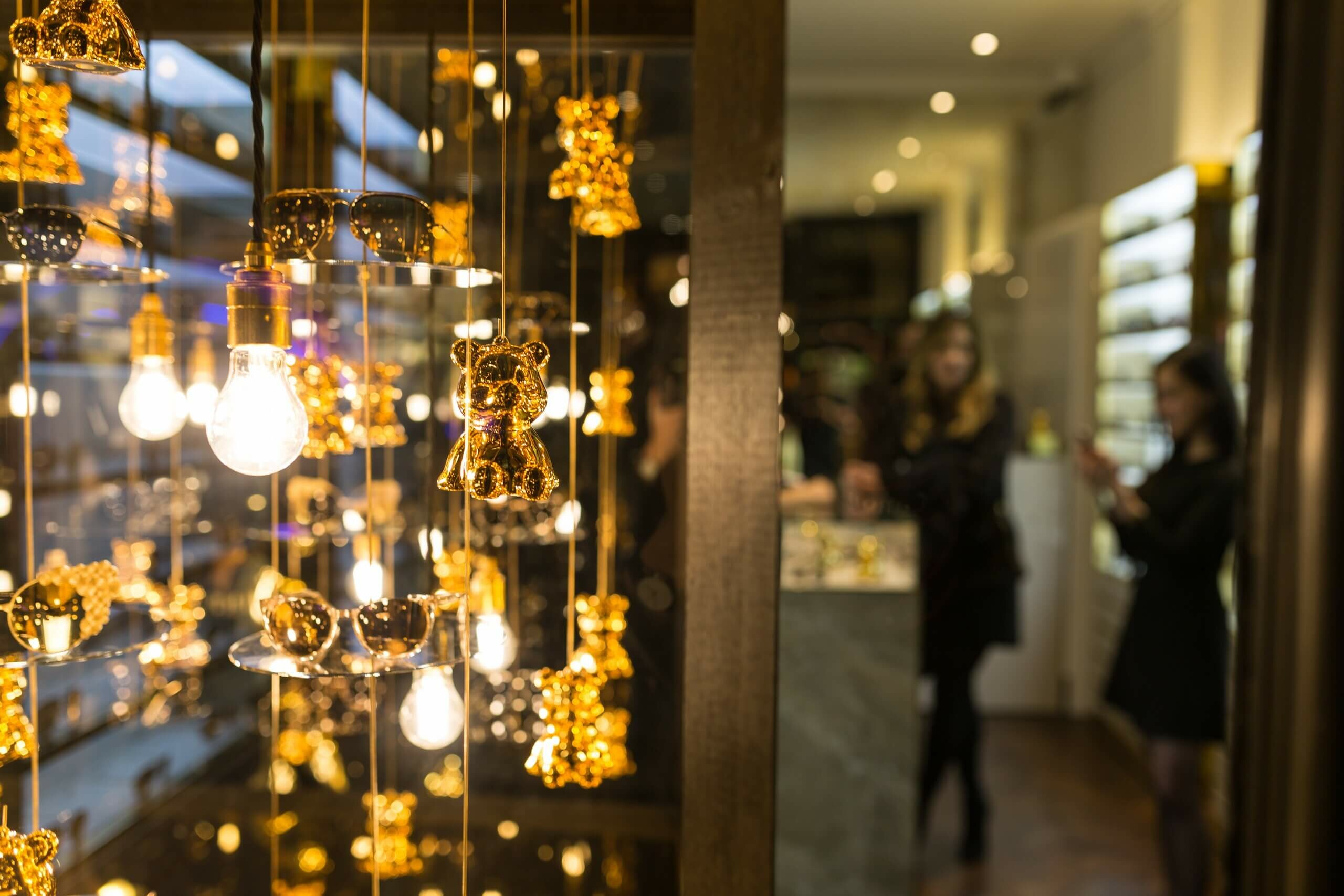 Linda Farrow, Mount Street Window – Squire & Partners